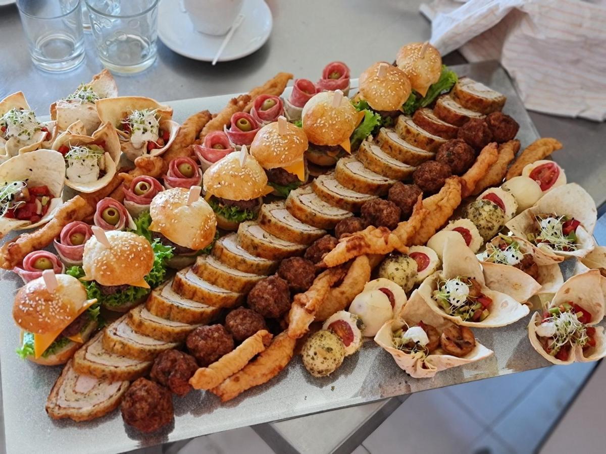 Pensiunea Baroc Dobirlau Exteriör bild